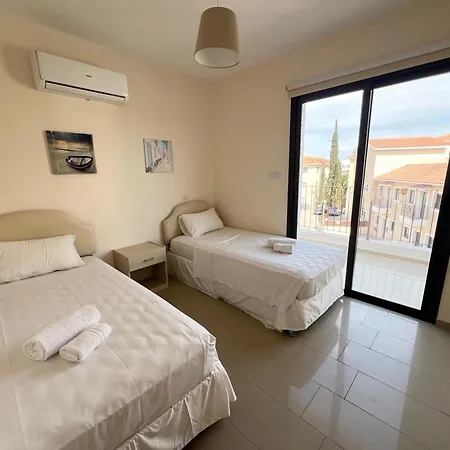 Family 2 Bedroom In Kyklades Apartment *